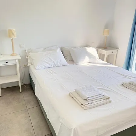 Lizzy's Escape 1st Floor * Aliki (Paros)