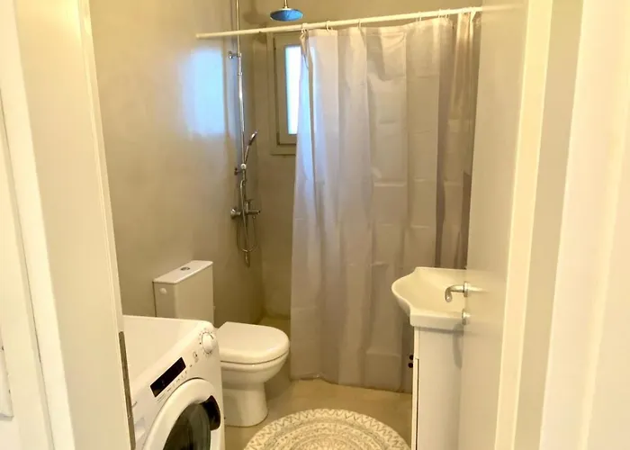 Lizzy's Escape 1st Floor 別荘 Alikí