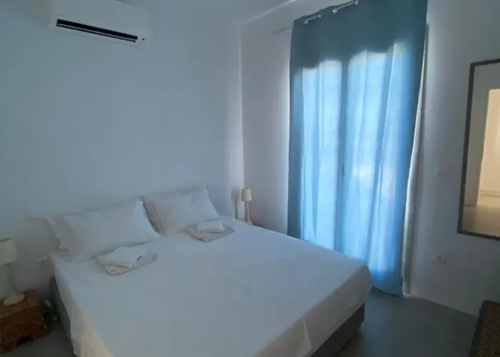 Lizzy's Escape 1st Floor 別荘 Alikí